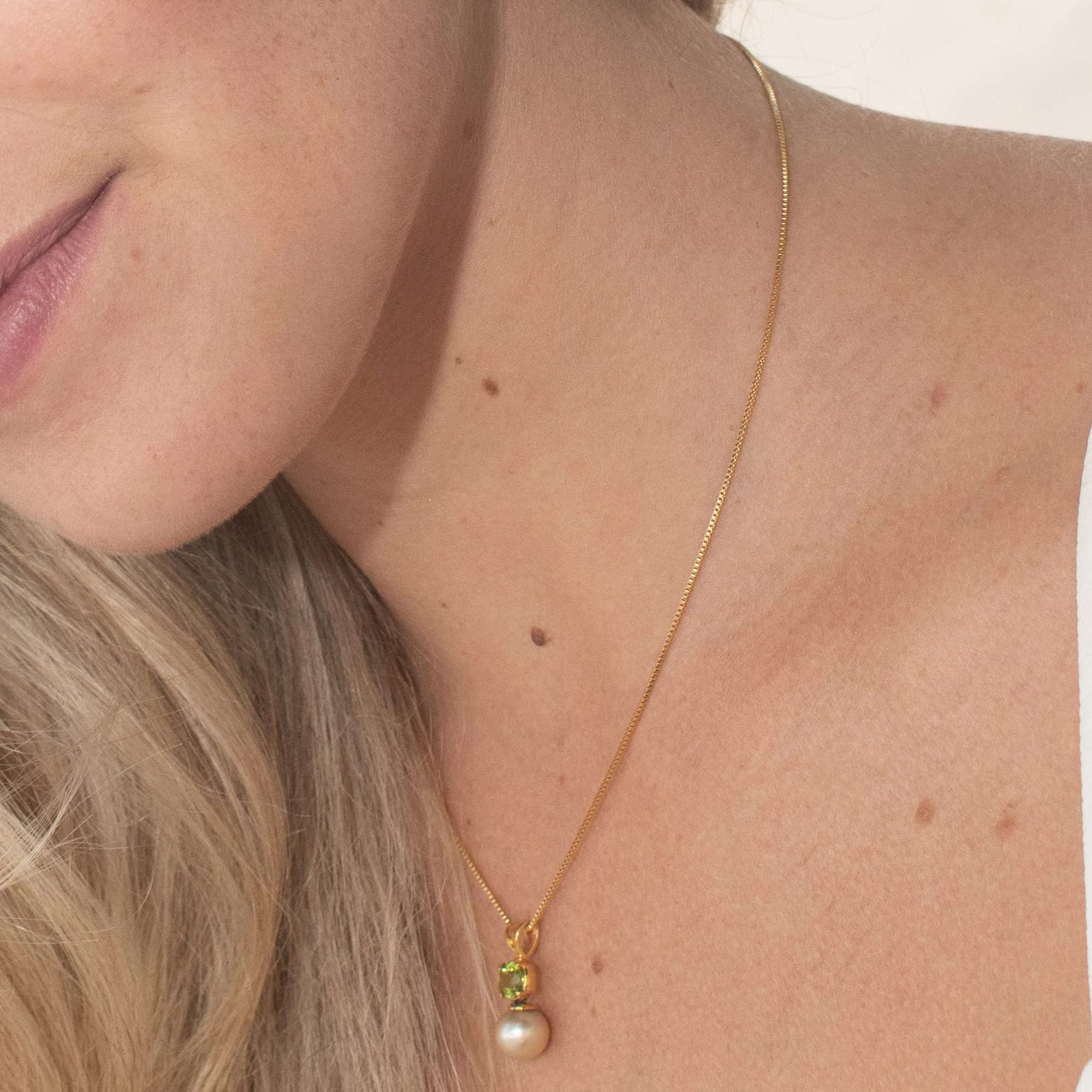 Golden South Sea Pearl with Green Peridot Stone Geraldton Pendant 8.5 - 9.5 M