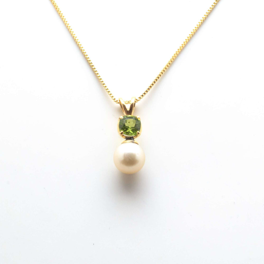 Golden South Sea Pearl with Green Peridot Stone Geraldton Pendant 8.5 - 9.5 M